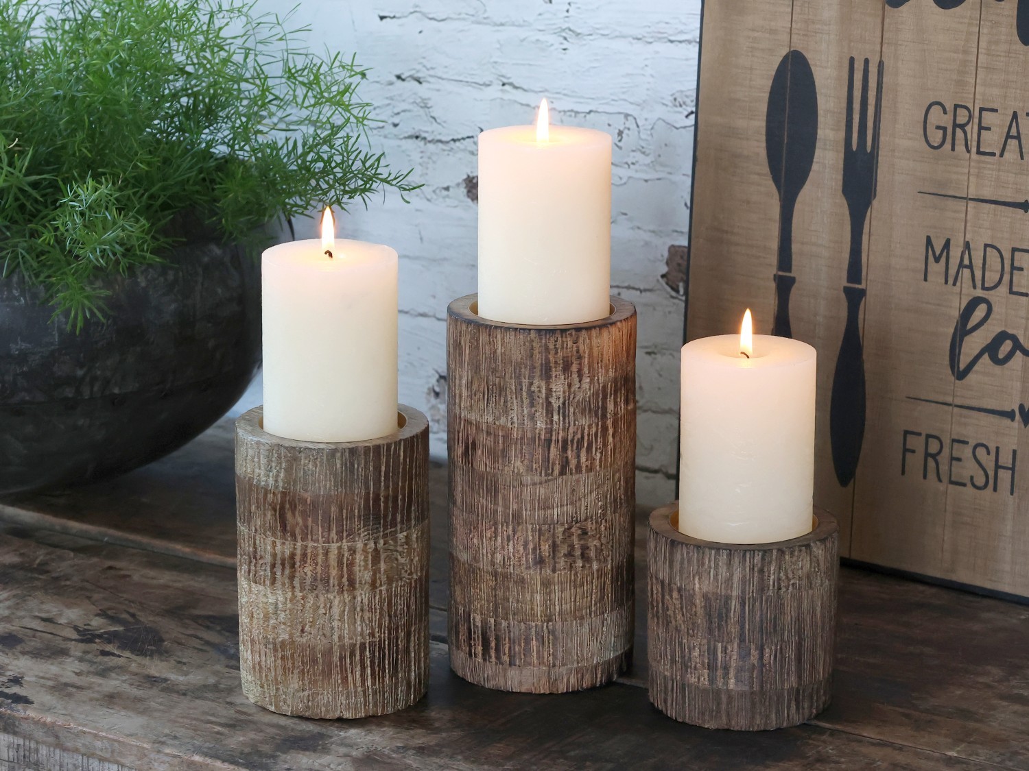 Dřevěný sloupovitý svícen na širokou svíčku Mango Wood XL - Ø 10*20 cm Chic Antique Dřevěný sloupovitý svícen na širokou svíčku Mango Wood XL - Ø 10*20 cm Chic Antique