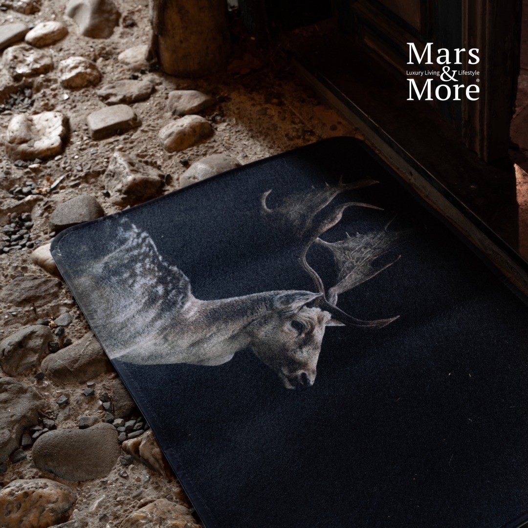 Černá podlahová rohožka s daňkem Deer - 75*50*1cm Mars & More Černá podlahová rohožka s daňkem Deer - 75*50*1cm Mars & More