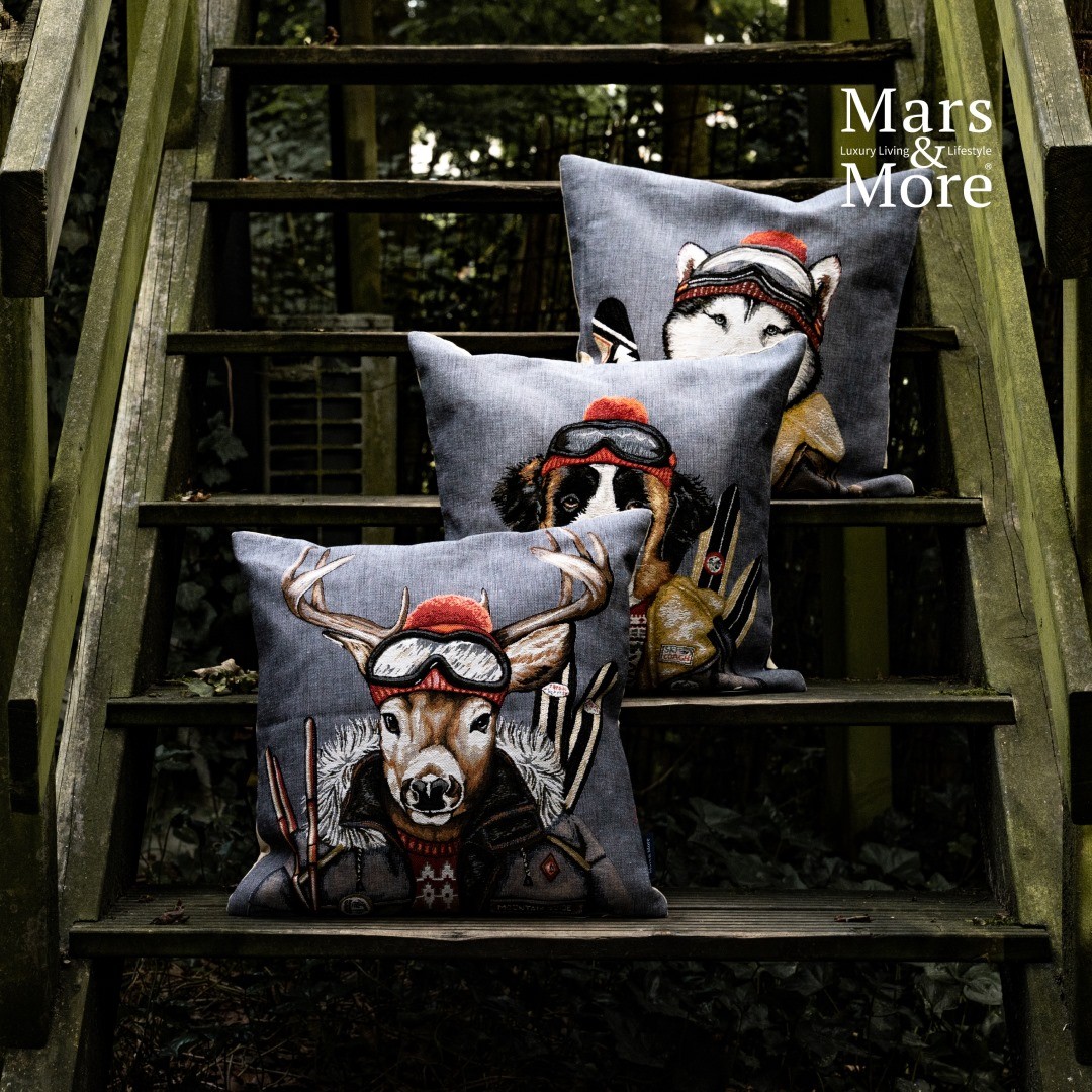 Šedý gobelínový polštář Jelen lyžař - 45*15*45cm Mars & More Šedý gobelínový polštář Jelen lyžař - 45*15*45cm Mars & More