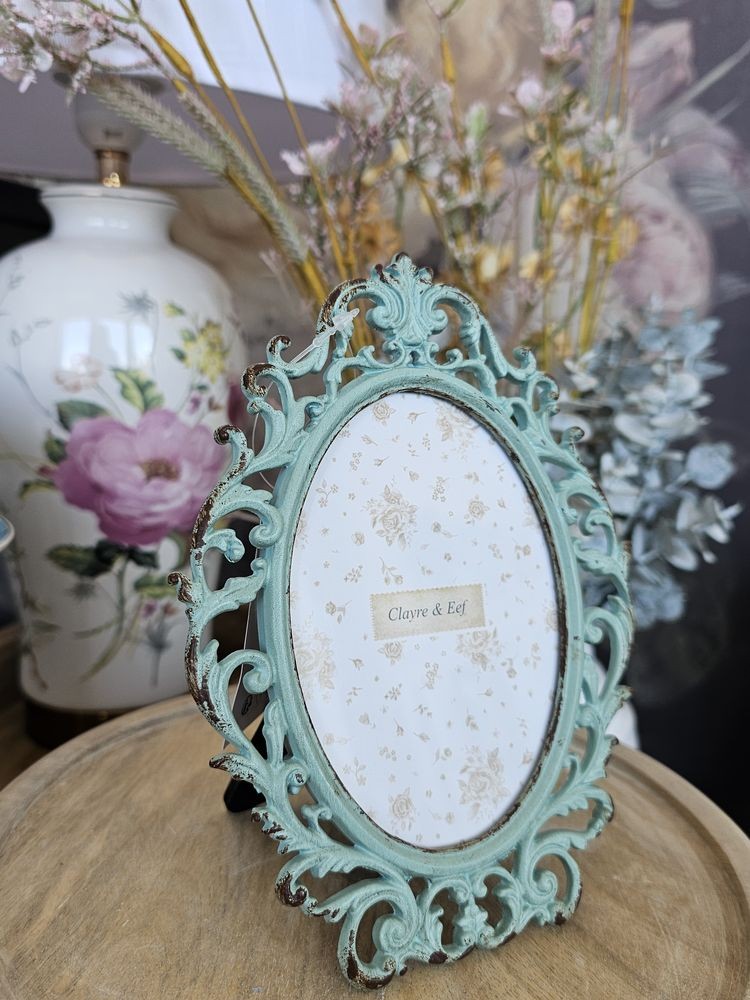 Zelený antik kovový oválný fotorámeček se zdobením - 14*2*18 cm / 9*13 cm Clayre & Eef Zelený antik kovový oválný fotorámeček se zdobením - 14*2*18 cm / 9*13 cm Clayre & Eef