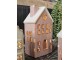 Hnědý porcelánový svítící domek - 8*6*15 cm Clayre & Eef