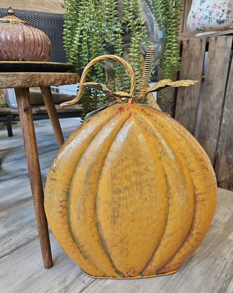 Oranžová kovová dekorace dýně Pumpkin - 34*15*42 cm Clayre & Eef Oranžová kovová dekorace dýně Pumpkin - 34*15*42 cm Clayre & Eef