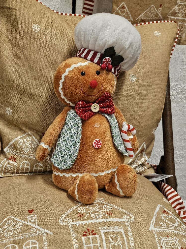 Hnědá vánoční plyšová dekorace Perníček Gingerbread - 19*14*35 cm Clayre & Eef Hnědá vánoční plyšová dekorace Perníček Gingerbread - 19*14*35 cm Clayre & Eef