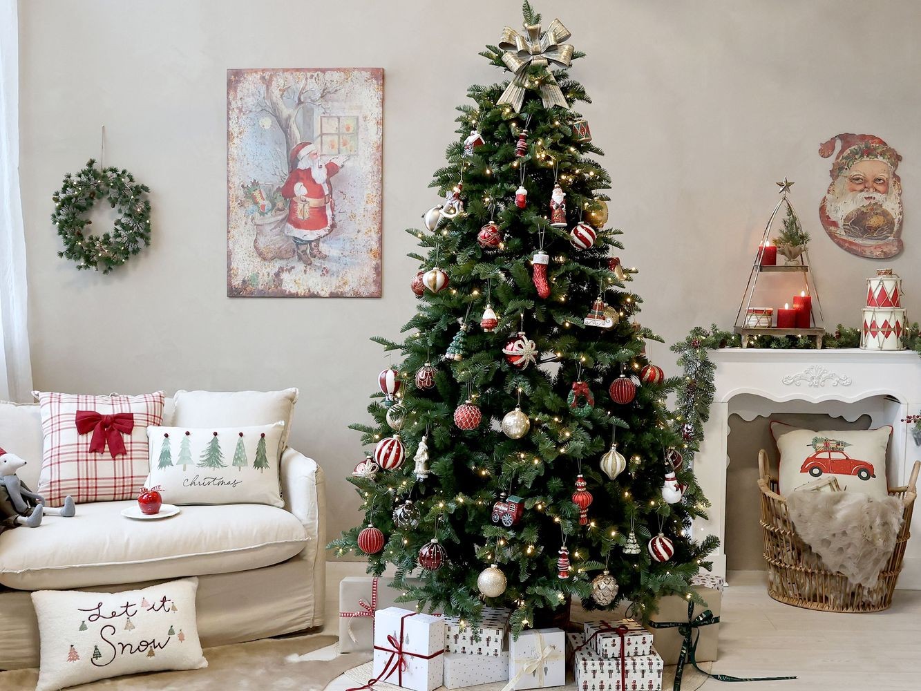 Vánoční kovový závěsný obraz Santa Vintage - 66*95 cm Chic Antique Vánoční kovový závěsný obraz Santa Vintage - 66*95 cm Chic Antique