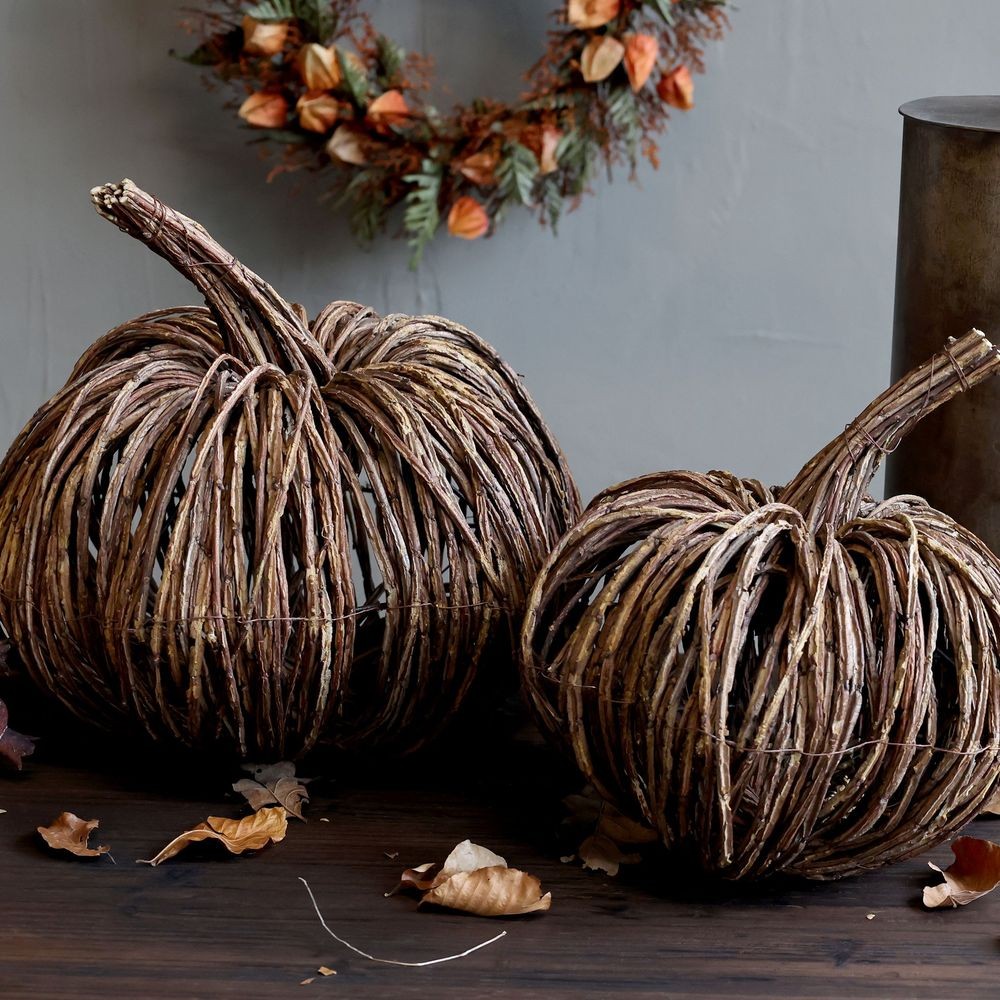 Hnědá proutěná dekorace dýně Pumpkin XL - Ø 33*35 cm Chic Antique Hnědá proutěná dekorace dýně Pumpkin XL - Ø 33*35 cm Chic Antique