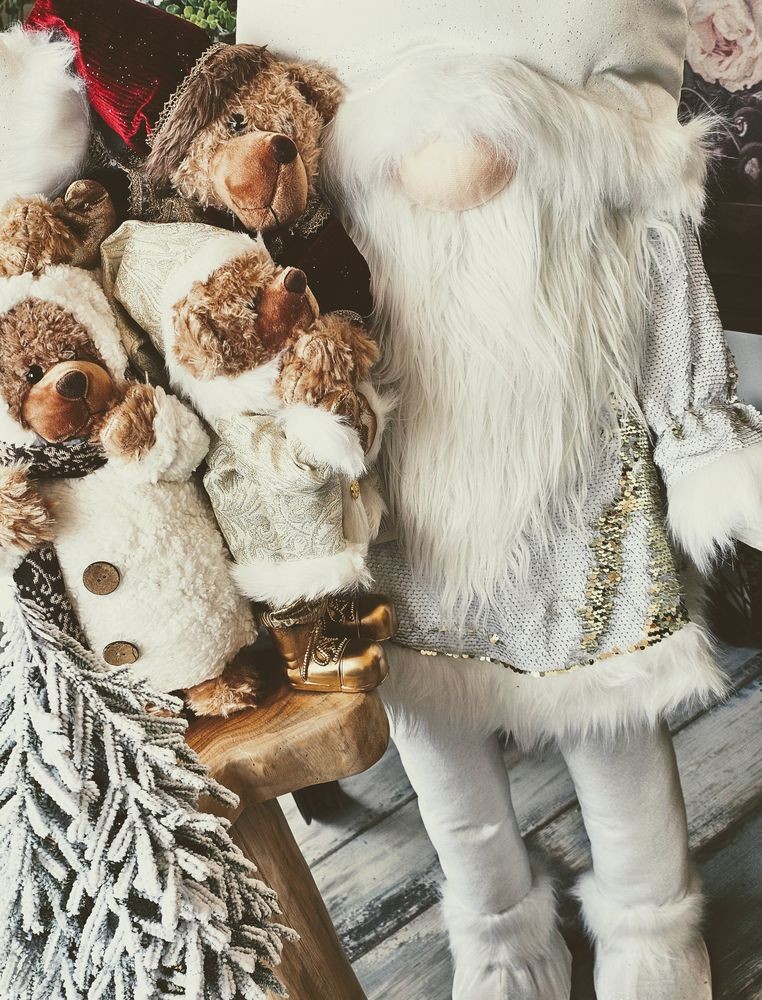 Bílo-zlatý veliký stojící Santa Claus s pružným tělem - 57*52*145 cm J-Line by Jolipa Bílo-zlatý veliký stojící Santa Claus s pružným tělem - 57*52*145 cm J-Line by Jolipa