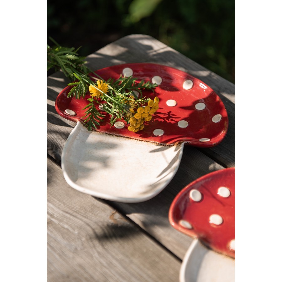 Servírovací keramický talířek houba muchomůrka Mushroom - 21*22*3 cm Clayre & Eef Servírovací keramický talířek houba muchomůrka Mushroom - 21*22*3 cm Clayre & Eef