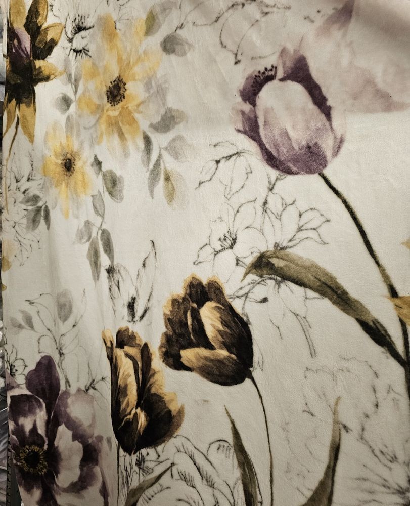 Bílý plyšový pléd / přehoz s květy tulipánů - 130*180 cm Clayre & Eef Bílý plyšový pléd / přehoz s květy tulipánů - 130*180 cm Clayre & Eef