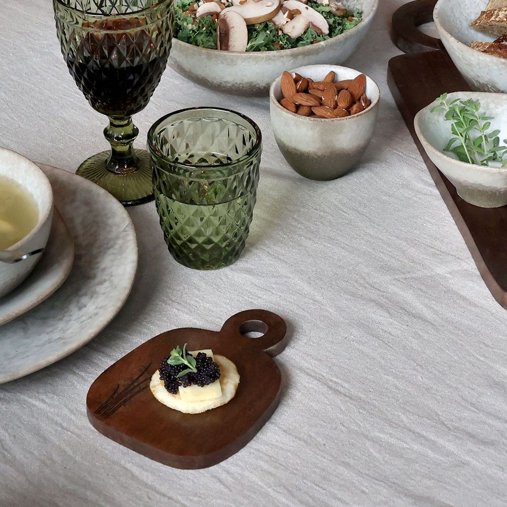 Set 4ks hnědé dřevěné mangové prkénko Tapas Tours - 15*15 cm Chic Antique Set 4ks hnědé dřevěné mangové prkénko Tapas Tours - 15*15 cm Chic Antique