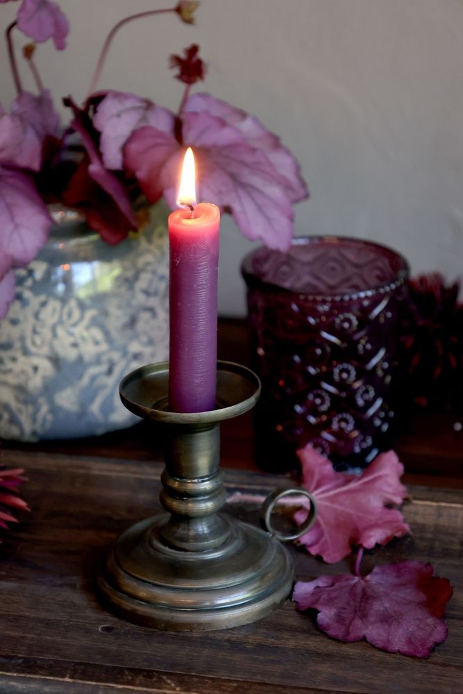 Fialová úzká krátká svíčka Short dinner plum - Ø 2 *11cm / 4h Chic Antique Fialová úzká krátká svíčka Short dinner plum - Ø 2 *11cm / 4h Chic Antique