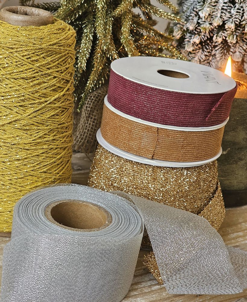 Stříbrná látková stuha Vivant Lucente Ribbon - 50mm x 25m daan kromhout Stříbrná látková stuha Vivant Lucente Ribbon - 50mm x 25m daan kromhout