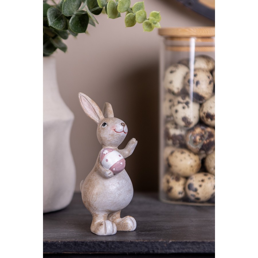 Dekorace hnědý králík s vajíčkem - 5*4*11 cm Clayre & Eef Dekorace hnědý králík s vajíčkem - 5*4*11 cm Clayre & Eef