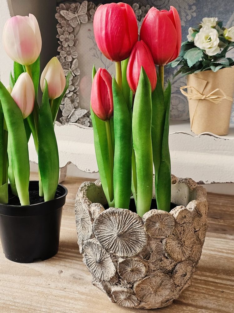 Šedý antik cementový zdobený květináč S - Ø 11*10 cm Clayre & Eef Šedý antik cementový zdobený květináč S - Ø 11*10 cm Clayre & Eef