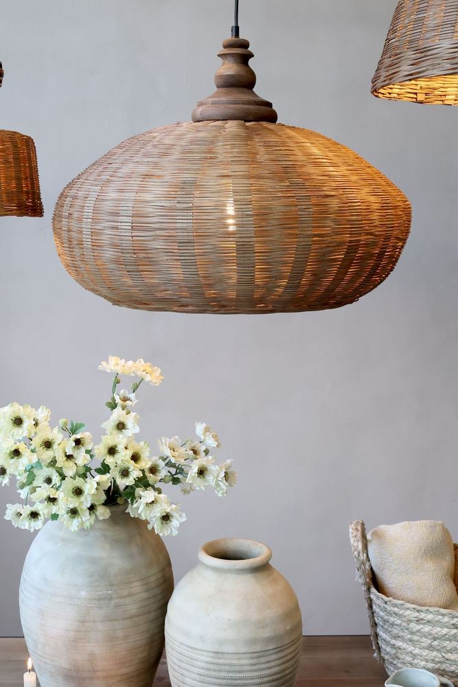 Přírodní dřevěné světlo s ratanovým stínidlem Roellie - Ø 62*46 cm/ E27/ 25W Chic Antique Přírodní dřevěné světlo s ratanovým stínidlem Roellie - Ø 62*46 cm/ E27/ 25W Chic Antique