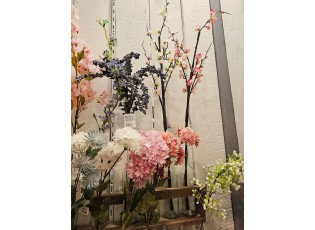 Dekorace umělá bíle kvetoucí větvička Blossom - 7*7*115 cm