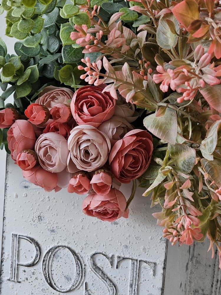 Dekorace umělá květina s růžovými květy Ranunculus - Ø 10*27 cm Clayre & Eef Dekorace umělá květina s růžovými květy Ranunculus - Ø 10*27 cm Clayre & Eef