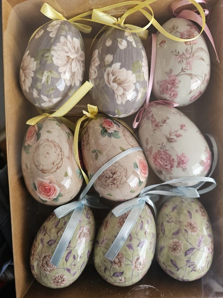 9ks dekorace závěsné vajíčko s květy Spring Egg - Ø 5*7cm Clayre & Eef 9ks dekorace závěsné vajíčko s květy Spring Egg - Ø 5*7cm Clayre & Eef