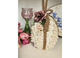 Béžová závěsná dekorace vajíčko zdobené květy Fancy - Ø 11*17 cm