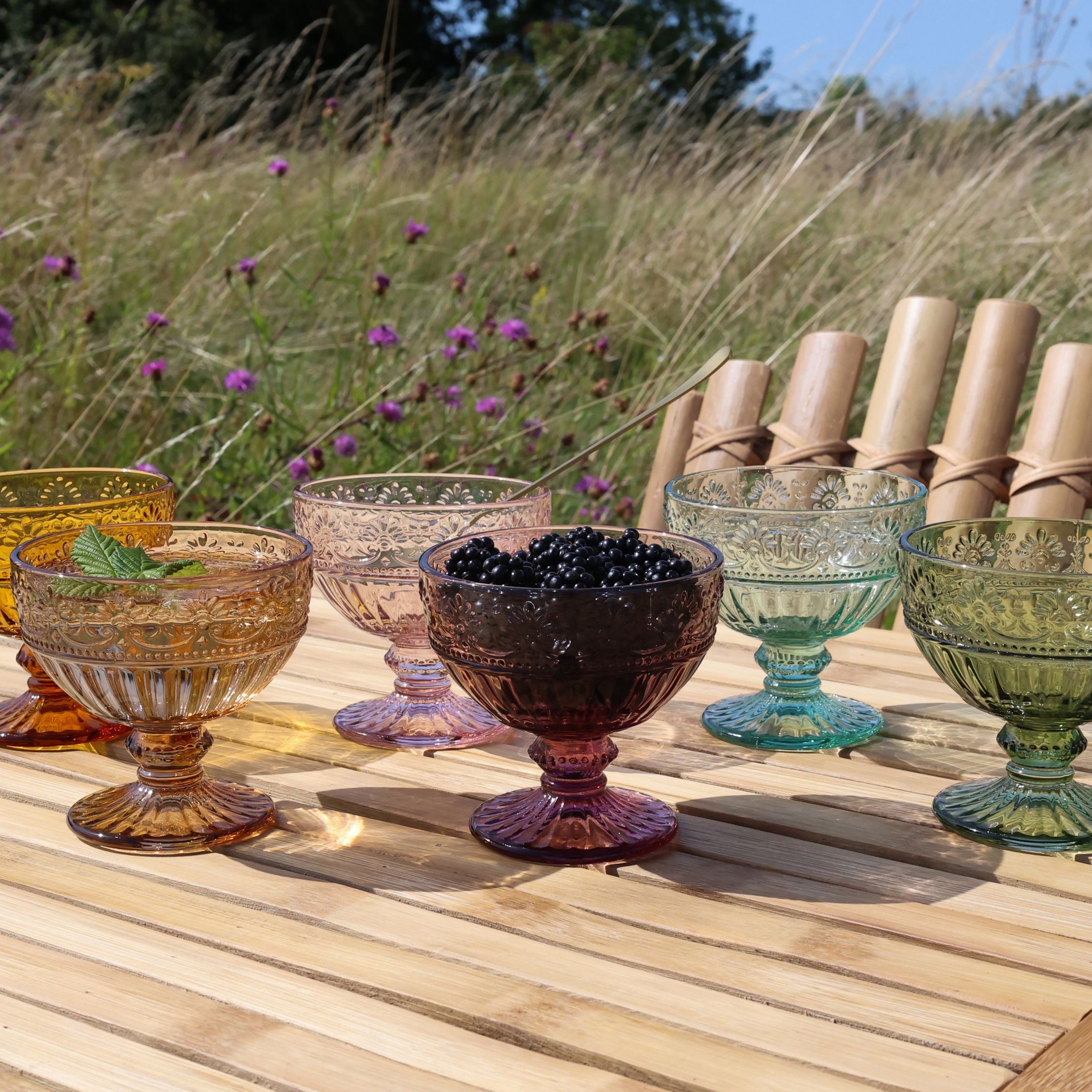 Set 6ks barevných misek na noze Saint-Émilion - Ø 10,5*10 cm / 260ml Chic Antique Set 6ks barevných misek na noze Saint-Émilion - Ø 10,5*10 cm / 260ml Chic Antique