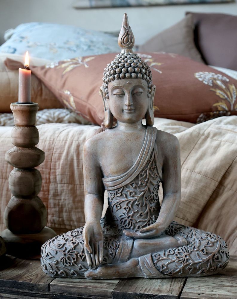 Béžová antik dekorace sedící Buddha - 30*16*41 cm Chic Antique Béžová antik dekorace sedící Buddha - 30*16*41 cm Chic Antique