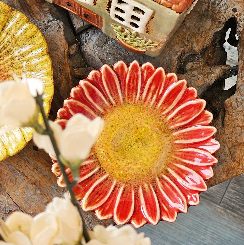 Dekorační keramický talířek ve tvaru květu Retro Uniq - Ø 14*3 cm Clayre & Eef Dekorační keramický talířek ve tvaru květu Retro Uniq - Ø 14*3 cm Clayre & Eef