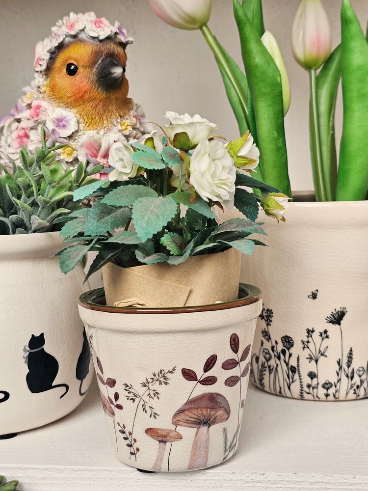 Béžový obal na květináč s houbičkami Little Forest Jewels XS - Ø 8*7 cm Clayre & Eef Béžový obal na květináč s houbičkami Little Forest Jewels XS - Ø 8*7 cm Clayre & Eef