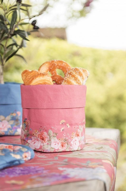 Růžový bavlněný košík na pečivo Flower & Fiesta - Ø 15*16 cm Clayre & Eef Růžový bavlněný košík na pečivo Flower & Fiesta - Ø 15*16 cm Clayre & Eef