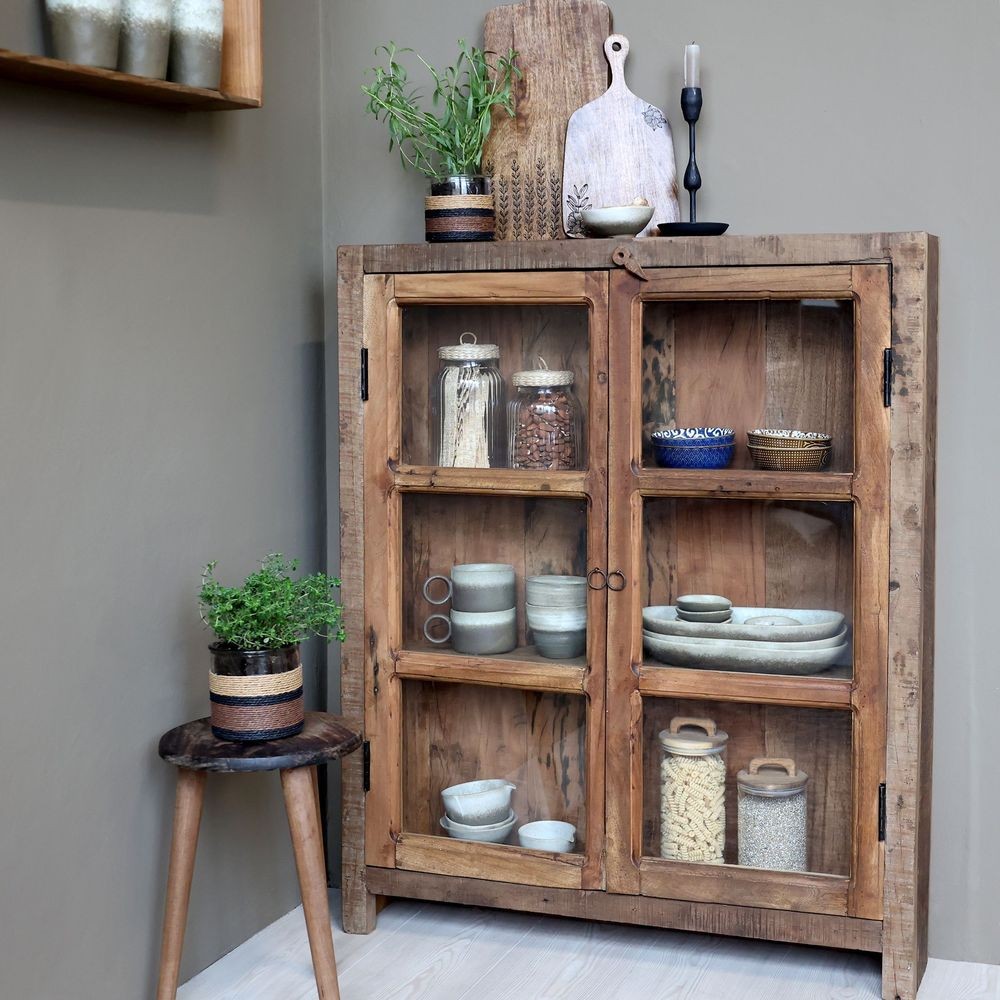 Hnědá antik dřevěná vitrína z recyklovaného dřeva Grimaud - 85*18*105 cm Chic Antique Hnědá antik dřevěná vitrína z recyklovaného dřeva Grimaud - 85*18*105 cm Chic Antique