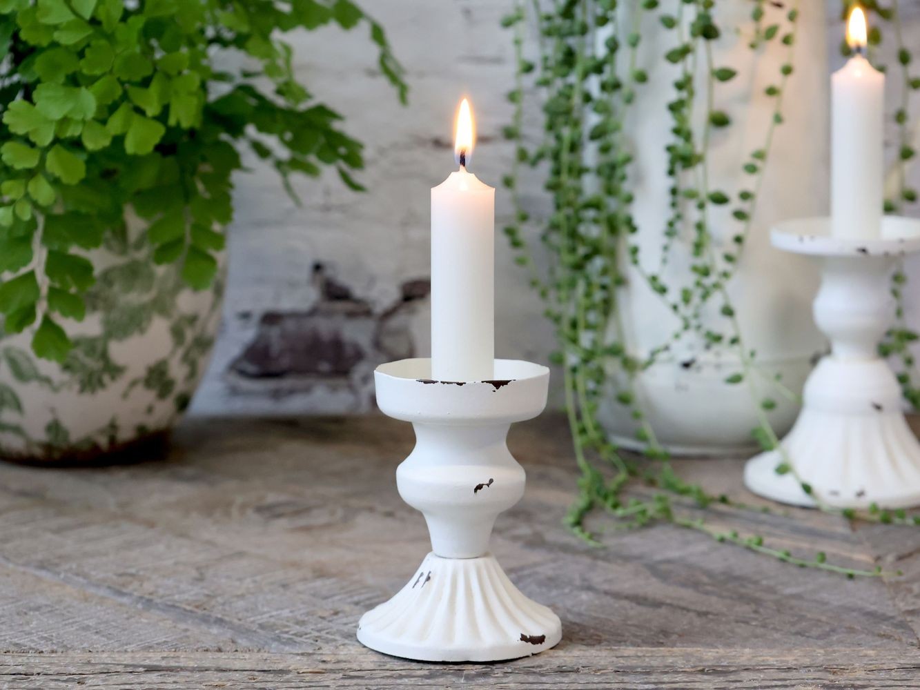 Krémový antik dekorační svícen na úzkou svíčku Livia - Ø 7*9 cm Chic Antique Krémový antik dekorační svícen na úzkou svíčku Livia - Ø 7*9 cm Chic Antique
