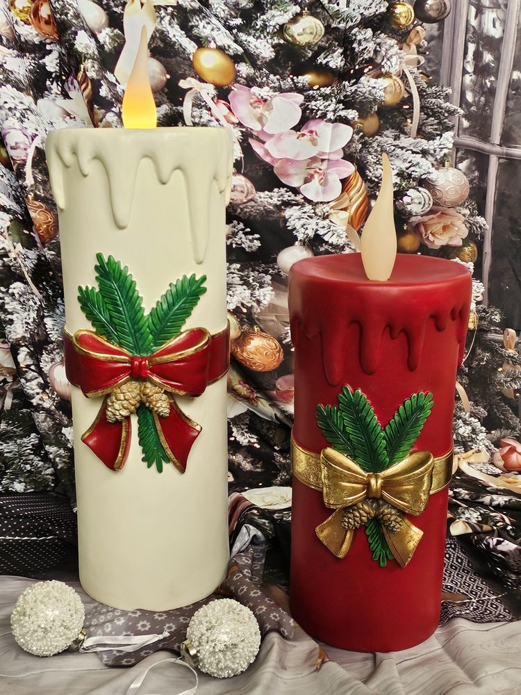 Bílá vánoční svíčka s vínovou mašlí Led Candle - 18*20*56 cm / 3*AA Clayre & Eef Bílá vánoční svíčka s vínovou mašlí Led Candle - 18*20*56 cm / 3*AA Clayre & Eef