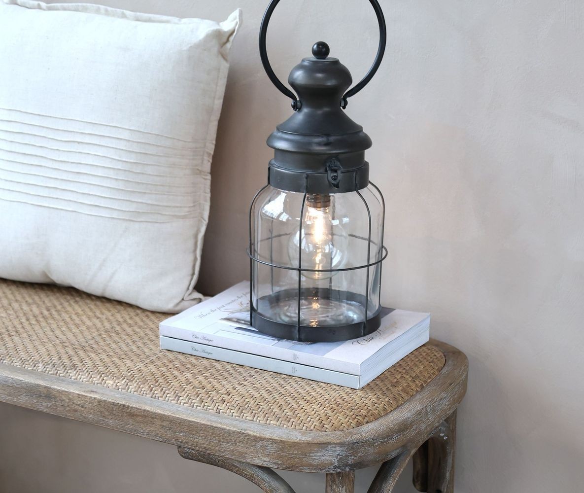Francouzská stájová lucerna se žárovkou a časovačem French Stable - Ø 16,5*36 cm Chic Antique Francouzská stájová lucerna se žárovkou a časovačem French Stable - Ø 16,5*36 cm Chic Antique