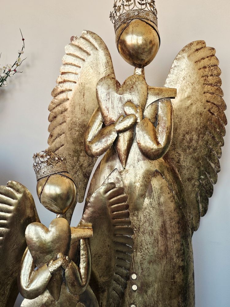 Zlatá antik kovová dekorace anděl v životní velikosti Christmas Angel - 74*31*204 cm Clayre & Eef Zlatá antik kovová dekorace anděl v životní velikosti Christmas Angel - 74*31*204 cm Clayre & Eef