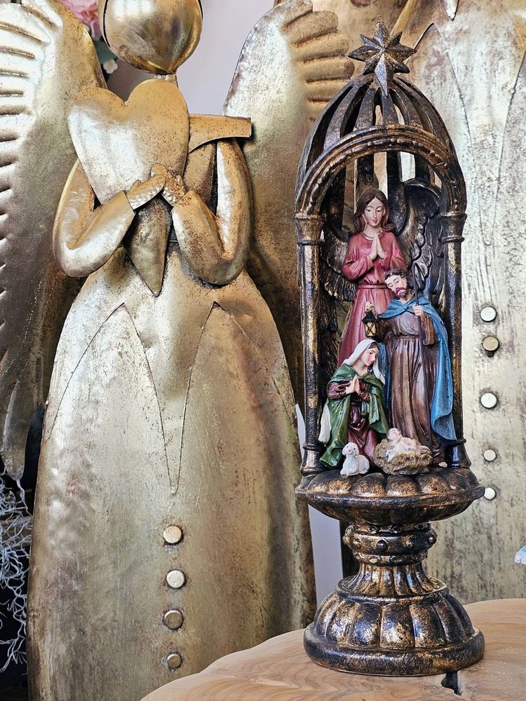 Mosazná antik dekorace Betlém na podstavci Nativity Scene - Ø 14*43 cm Clayre & Eef Mosazná antik dekorace Betlém na podstavci Nativity Scene - Ø 14*43 cm Clayre & Eef