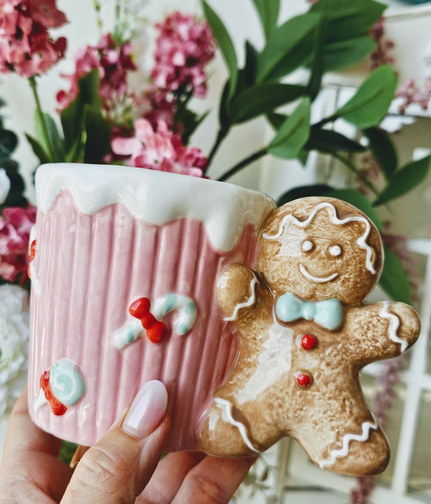 Růžový keramický hrnek s perníčkem Gingerbread - 15*10*10 cm / 350 ml Clayre & Eef Růžový keramický hrnek s perníčkem Gingerbread - 15*10*10 cm / 350 ml Clayre & Eef