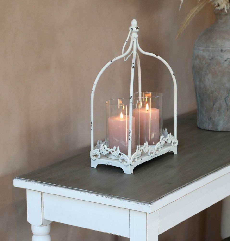 Krémová antik kovová lucerna na 2 svíčky Fleur - 25*12*38 cm Chic Antique Krémová antik kovová lucerna na 2 svíčky Fleur - 25*12*38 cm Chic Antique