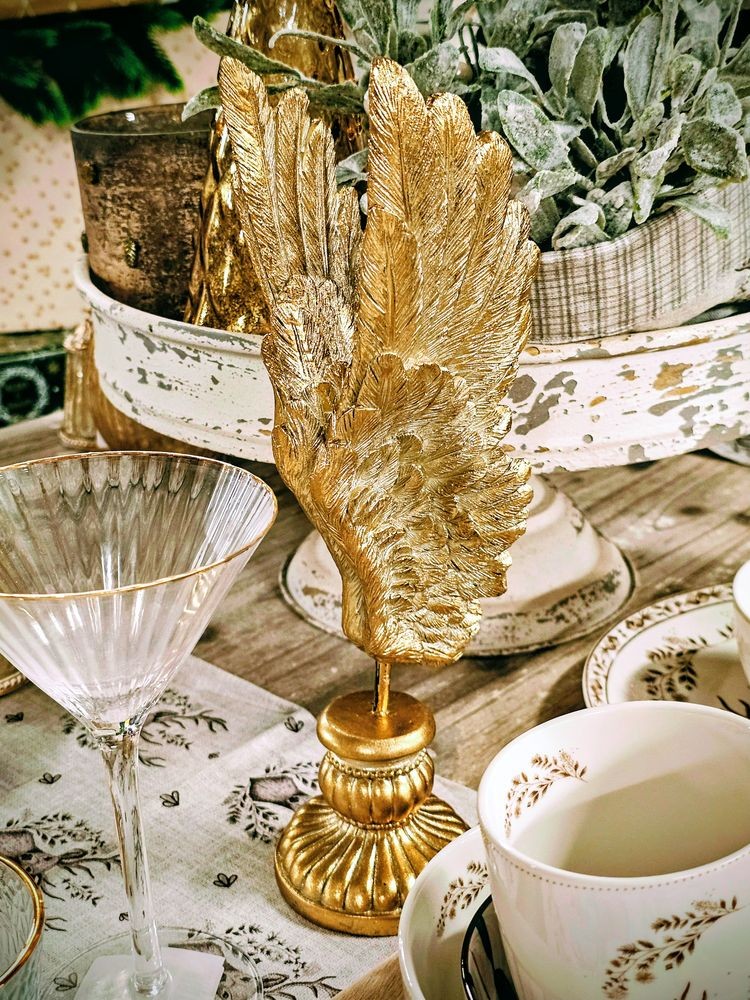Zlatá antik andělská křídla na podstavci Angel Wings - 10*10*33 cm Clayre & Eef Zlatá antik andělská křídla na podstavci Angel Wings - 10*10*33 cm Clayre & Eef