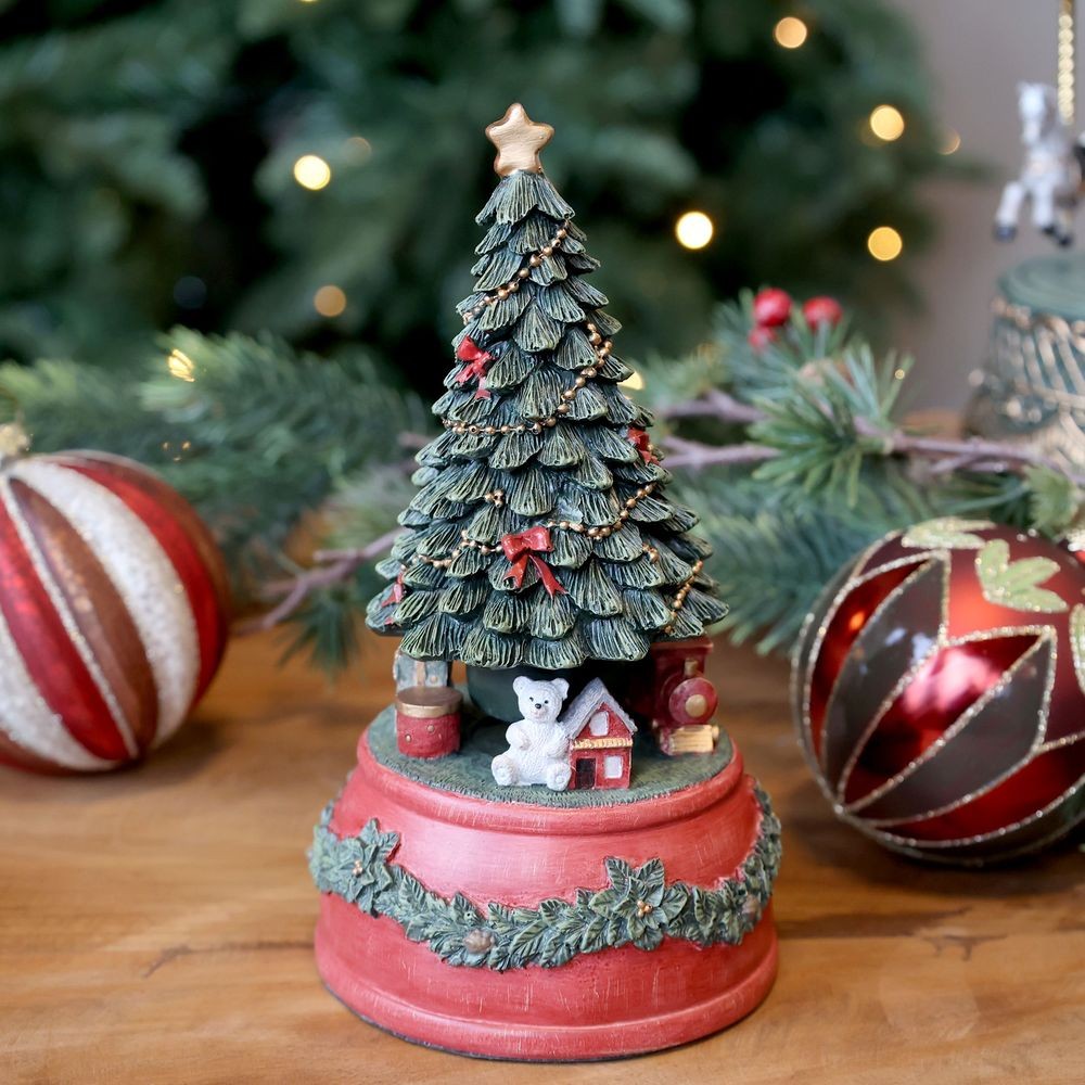 Višňovo-zelená antik hrací skříňka stromek Noël - Ø 10*18,5 cm Chic Antique Višňovo-zelená antik hrací skříňka stromek Noël - Ø 10*18,5 cm Chic Antique