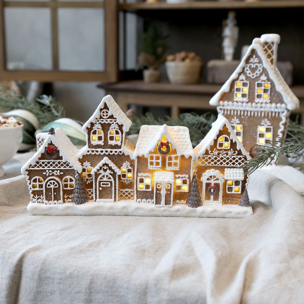 Perníkové chaloupky se světýlky Gingerbread Noël LED - 24*6,5*12,5 cm Chic Antique Perníkové chaloupky se světýlky Gingerbread Noël LED - 24*6,5*12,5 cm Chic Antique