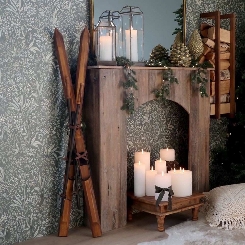 Hnědá dřevěná dekorace lyže Ski Vintage - 5,5*120 cm Chic Antique Hnědá dřevěná dekorace lyže Ski Vintage - 5,5*120 cm Chic Antique