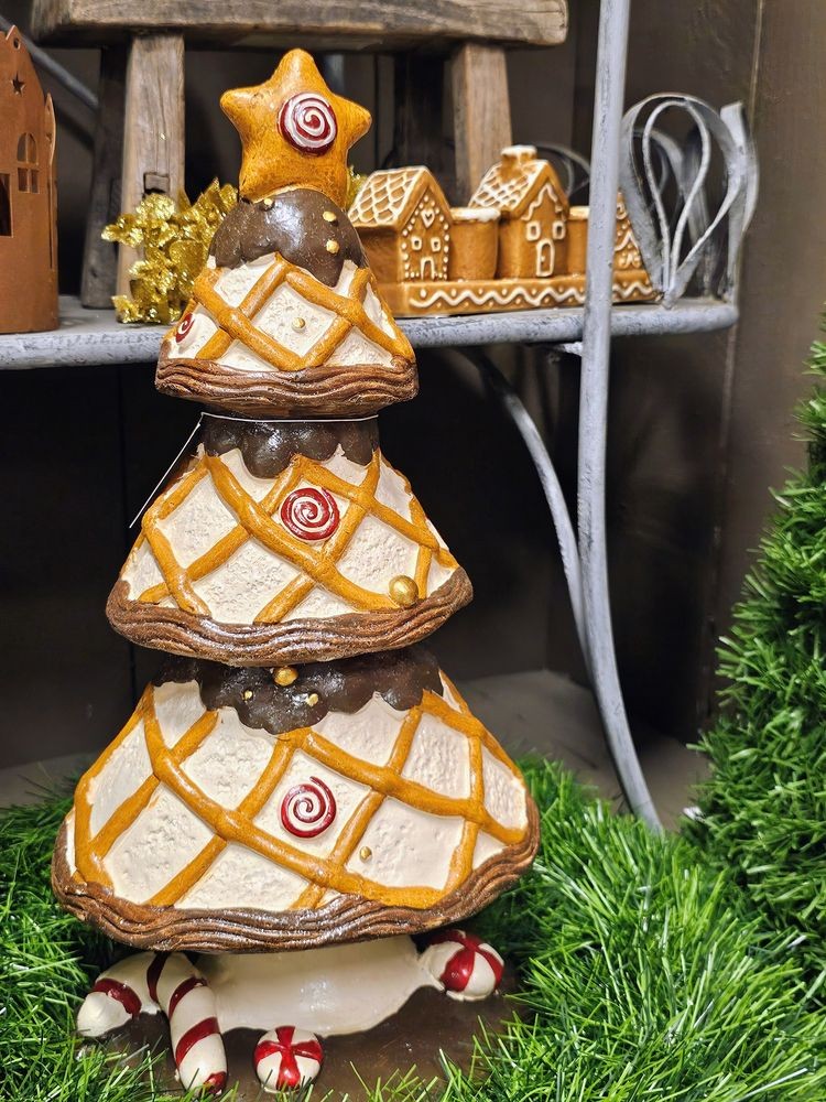 Hnědá dekorace stromek s cukrovinkami Christmas Tree - Ø 22*43 cm Clayre & Eef Hnědá dekorace stromek s cukrovinkami Christmas Tree - Ø 22*43 cm Clayre & Eef