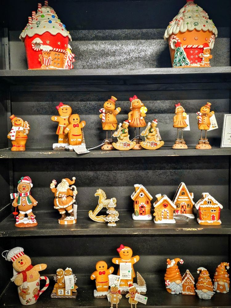 Keramická perníková chaloupka Gingerbread House - 9*7*15 cm Clayre & Eef Keramická perníková chaloupka Gingerbread House - 9*7*15 cm Clayre & Eef