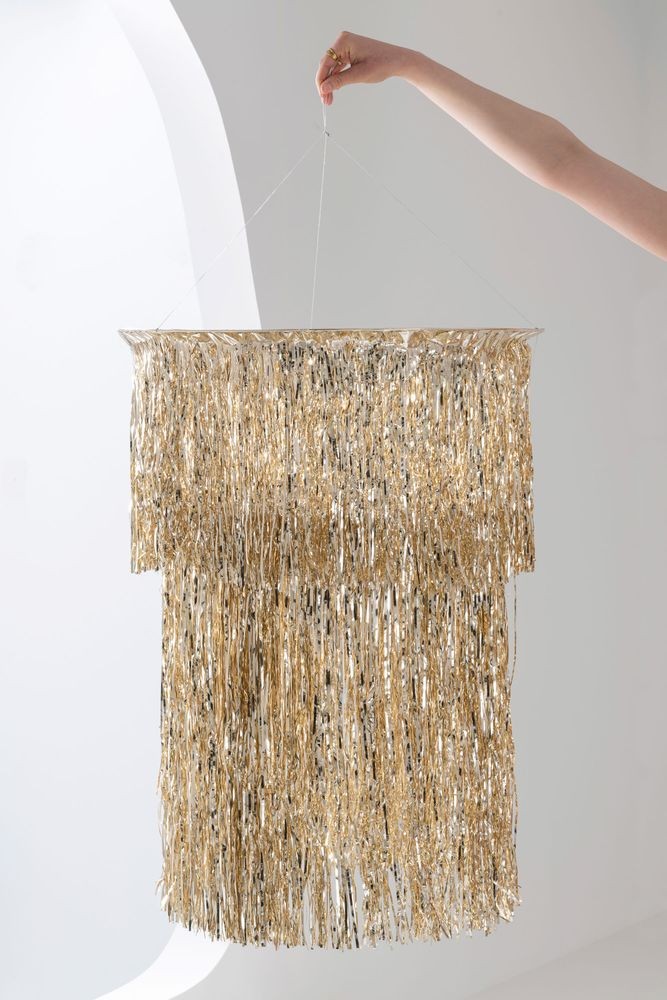 Stínidlo na lampu s vinylovými třásněmi Chandelié L - Ø 60*80 cm J-Line by Jolipa Stínidlo na lampu s vinylovými třásněmi Chandelié L - Ø 60*80 cm J-Line by Jolipa