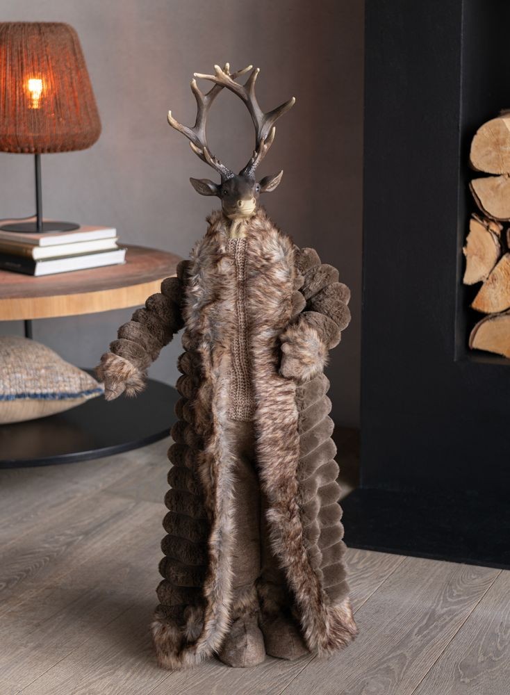 Hnědá dekorace stojící jelen v kožíšku Deer - 32*21*92 cm J-Line by Jolipa Hnědá dekorace stojící jelen v kožíšku Deer - 32*21*92 cm J-Line by Jolipa