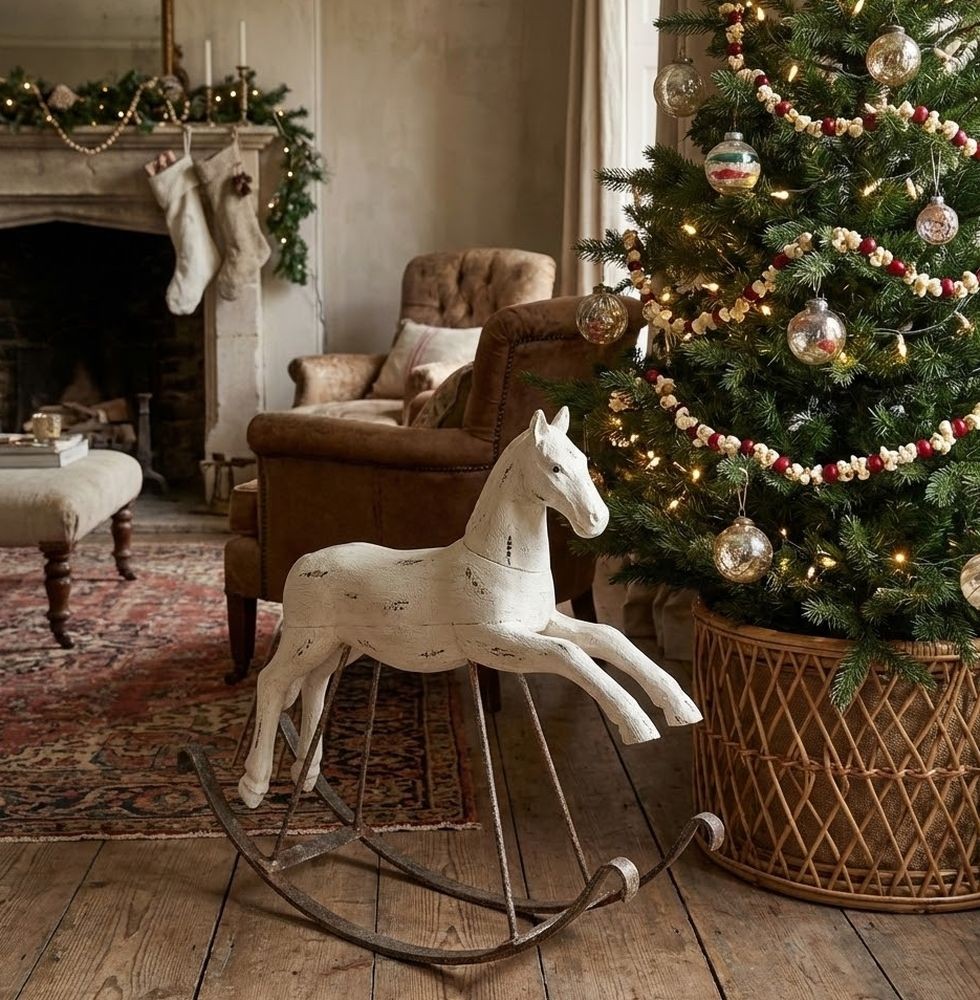 Béžový antik dekorační houpací kůň Rocking Horse - 61*15*51cm Clayre & Eef Béžový antik dekorační houpací kůň Rocking Horse - 61*15*51cm Clayre & Eef