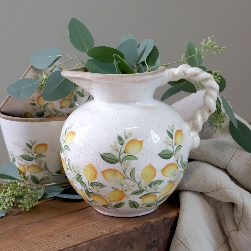 Béžový antik keramický džbán s citróny Limone Blossom - 20,5*18,5 cm Chic Antique Béžový antik keramický džbán s citróny Limone Blossom - 20,5*18,5 cm Chic Antique