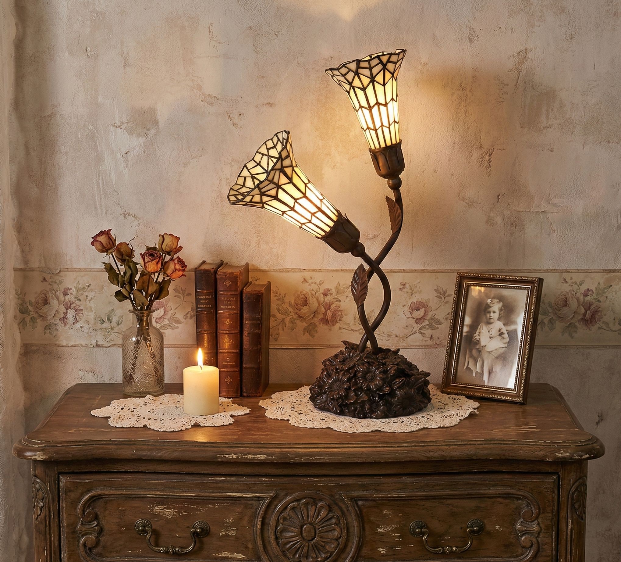 Tiffany stolní lampa Carillon - 34*25*58 cm E14/max 2*25W Clayre & Eef Tiffany stolní lampa Carillon - 34*25*58 cm E14/max 2*25W Clayre & Eef