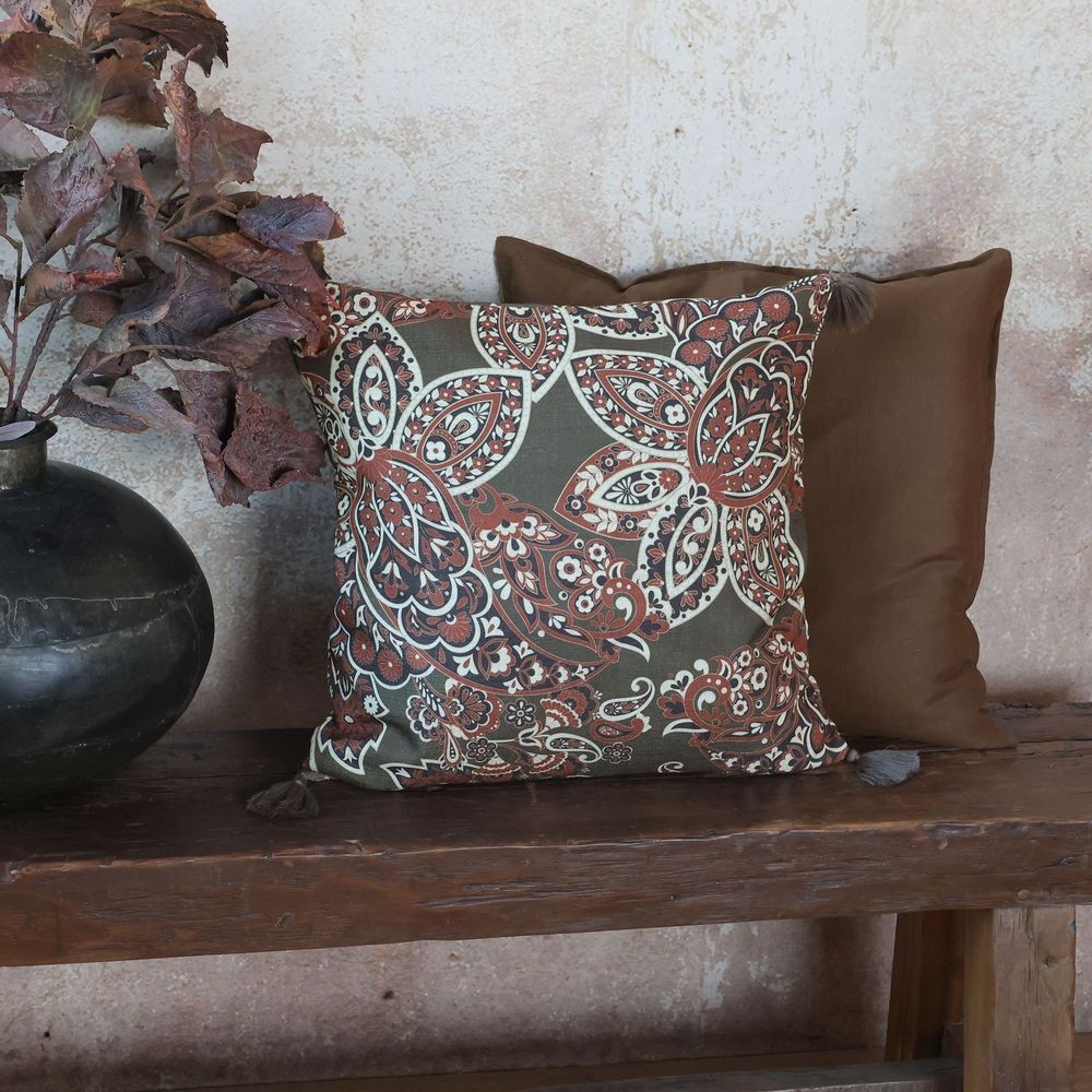Zelený povlak na polštář s Paisley vzorem a střapci Aix Quilt - 50*50 cm Chic Antique Zelený povlak na polštář s Paisley vzorem a střapci Aix Quilt - 50*50 cm Chic Antique