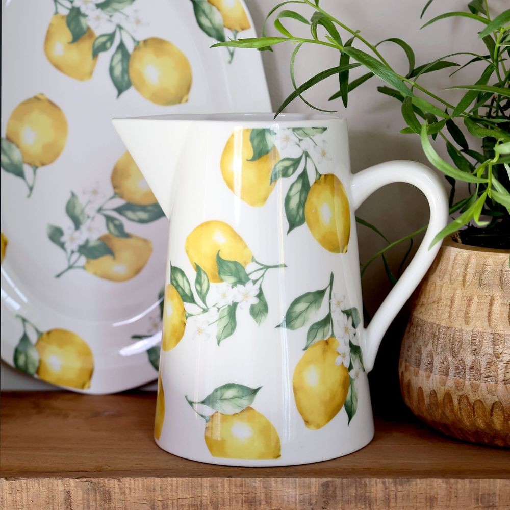 Porcelánový džbán s citróny Maison Limone Blossom - 11*17 cm / 1100 ml Chic Antique Porcelánový džbán s citróny Maison Limone Blossom - 11*17 cm / 1100 ml Chic Antique