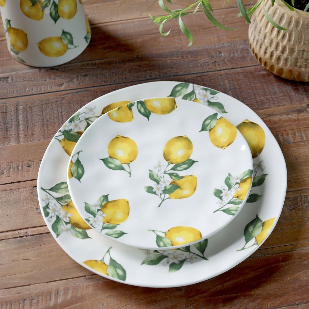 Porcelánový jídelní talíř s citróny Maison Limone Blossom - Ø 27*2,5 cm Chic Antique Porcelánový jídelní talíř s citróny Maison Limone Blossom - Ø 27*2,5 cm Chic Antique