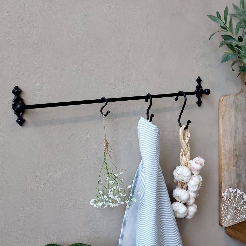 Černá antik nástěnná závěsná tyč Terrié M - 60*10 cm Chic Antique Černá antik nástěnná závěsná tyč Terrié M - 60*10 cm Chic Antique